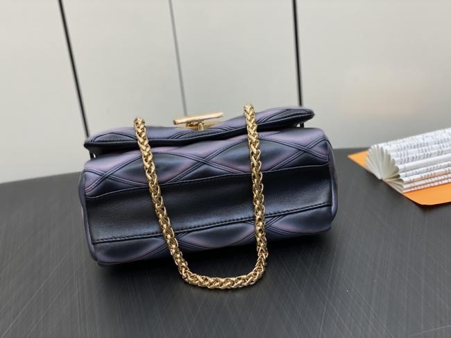 LV M22891黑渐变全皮菱格链条包系列 GO-14 Teist 中号手袋