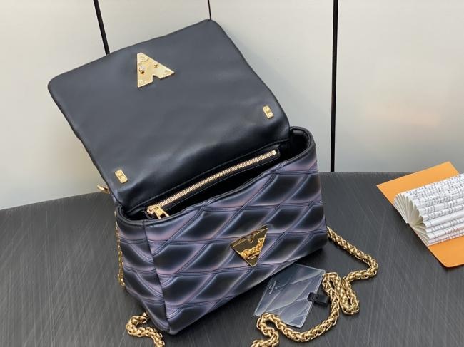 LV M22891黑渐变全皮菱格链条包系列 GO-14 Teist 中号手袋