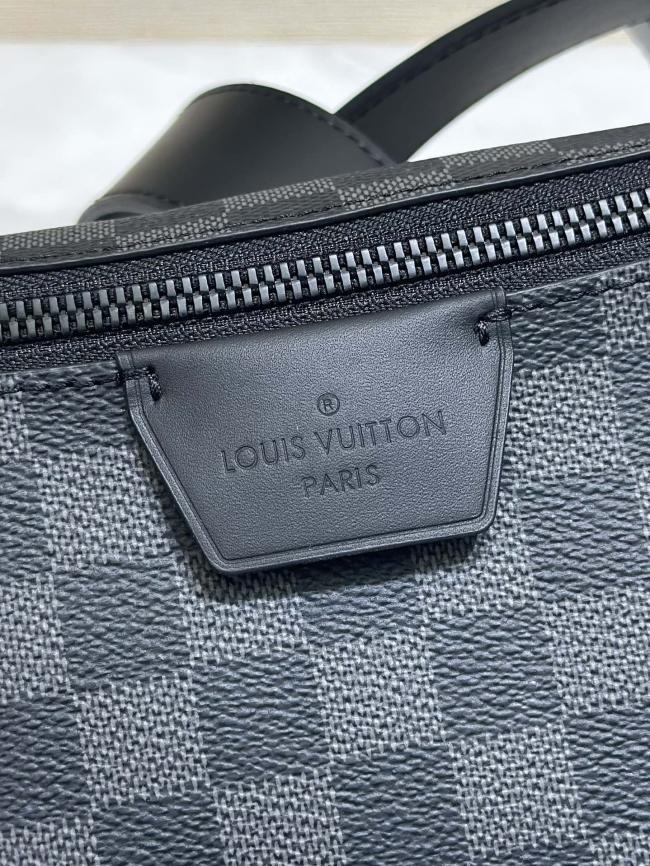 LV M23835 男包月亮包系列 秋冬新款 LV MOON CROSSBODY 手袋