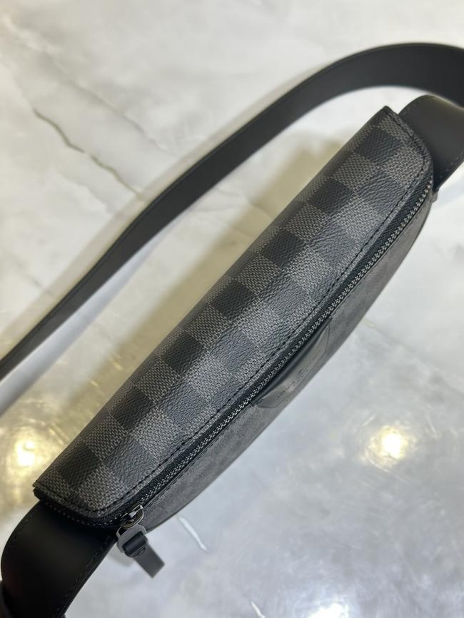 LV M23835 男包月亮包系列 秋冬新款 LV MOON CROSSBODY 手袋